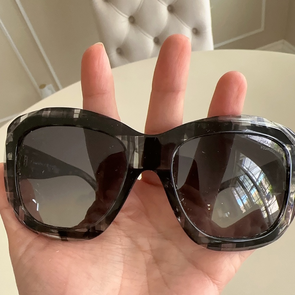 CHANEL Gray Tortoiseshell Oversized Sunglasses - Picture 3 of 6
